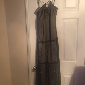 Floor-length dazzler!